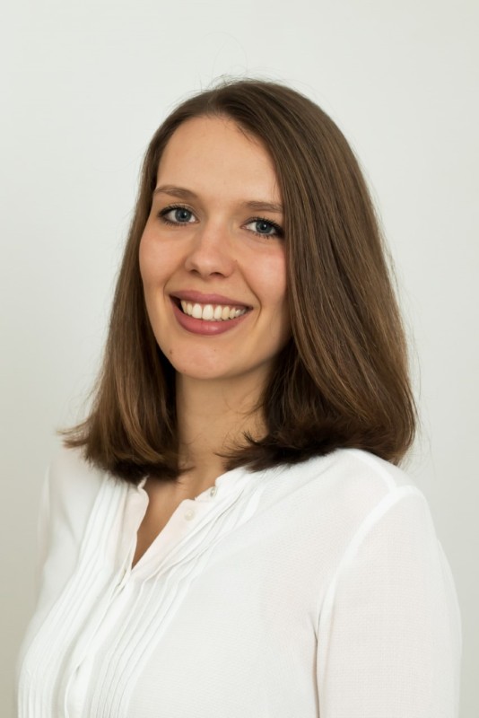 Dr.  Sophie Koch
